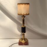 Lampe à poser sur socle en marbre avec abat-jour dimension : hauteur -32 cm- socle -9x9 cm-