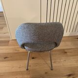 4 chaises de conférence gris foncé Eero Saarinen