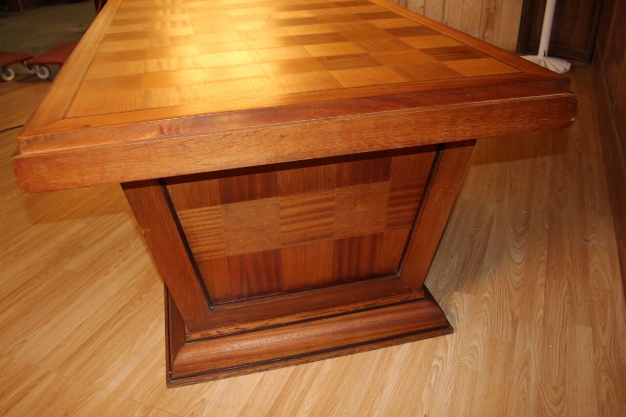 Art deco dining room table with chequered pattern