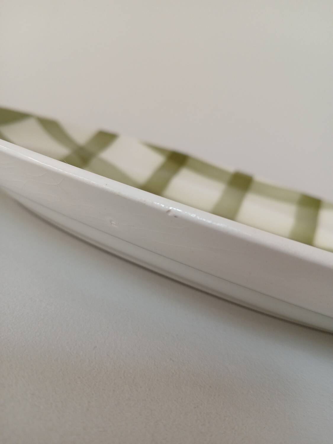 Moulin des Loups presentation dish tablecloth model