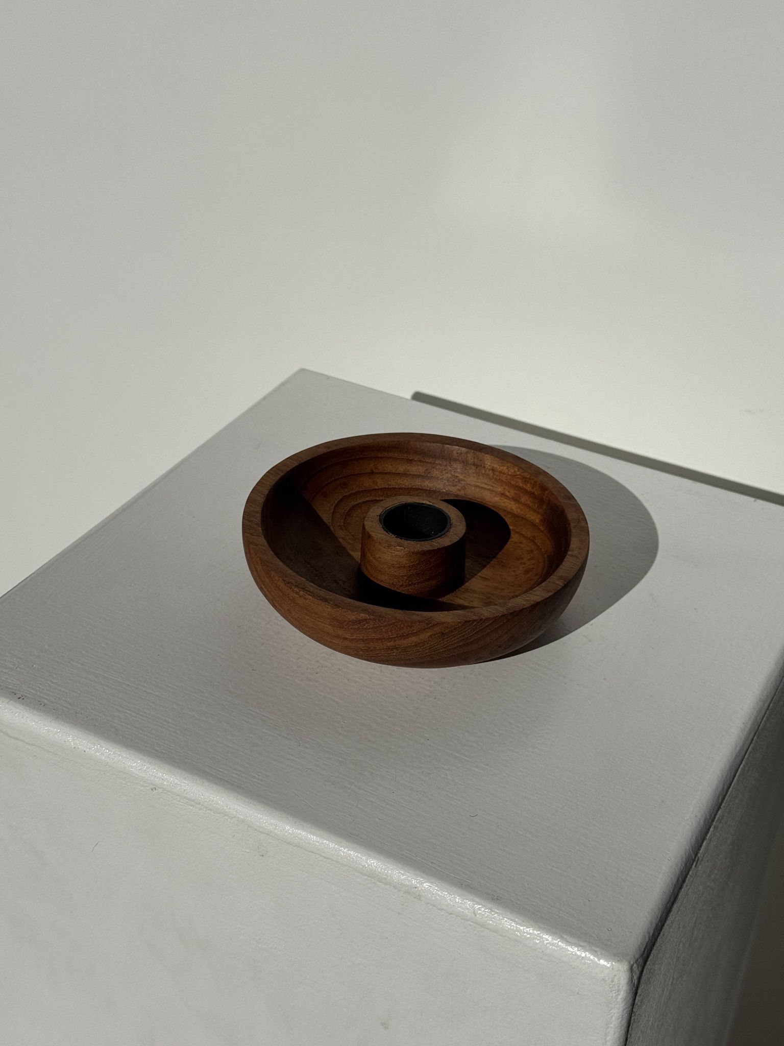 Circular teak monoxyle candle holder D12 H3