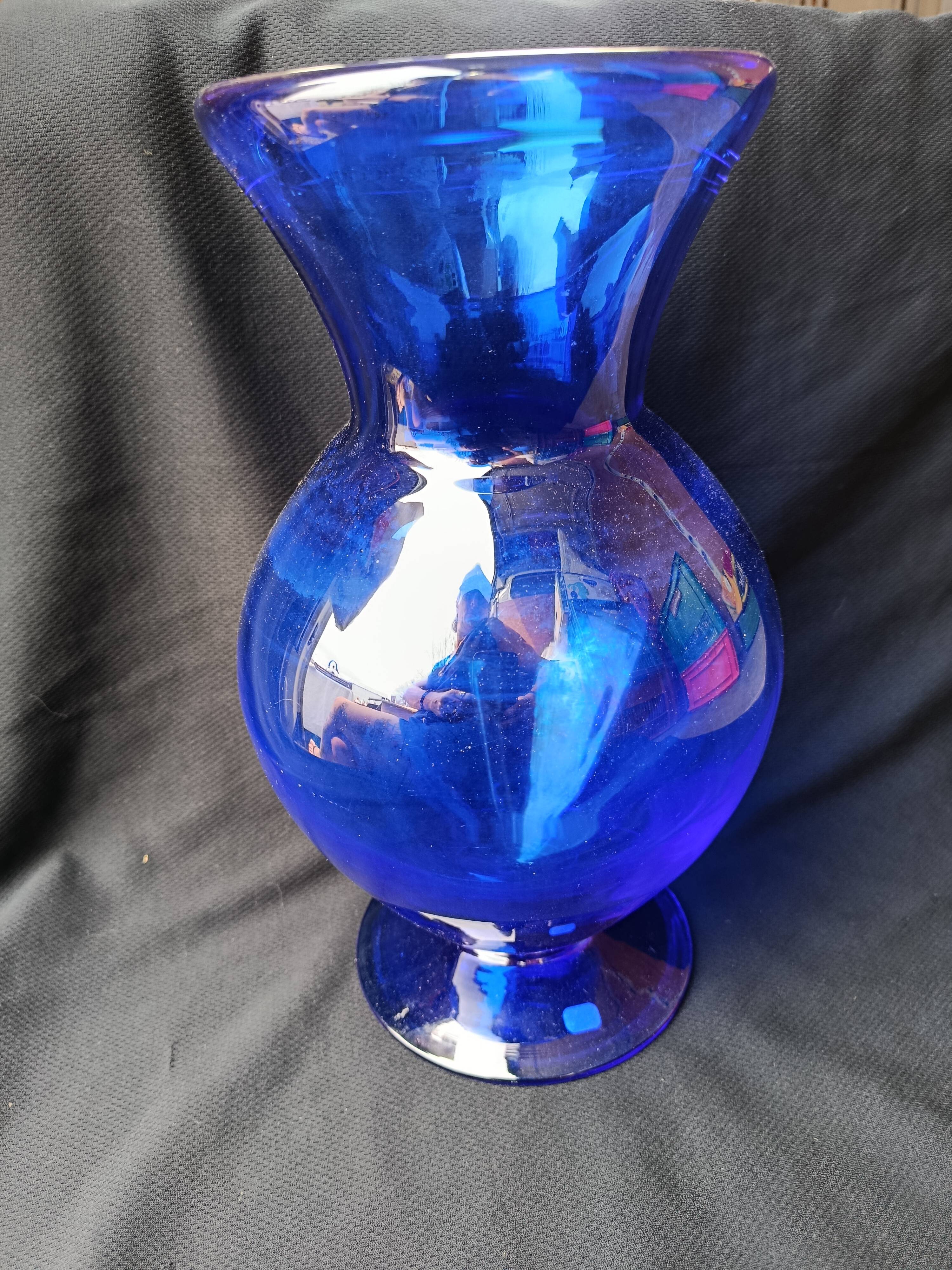 Vase en verre bleue
