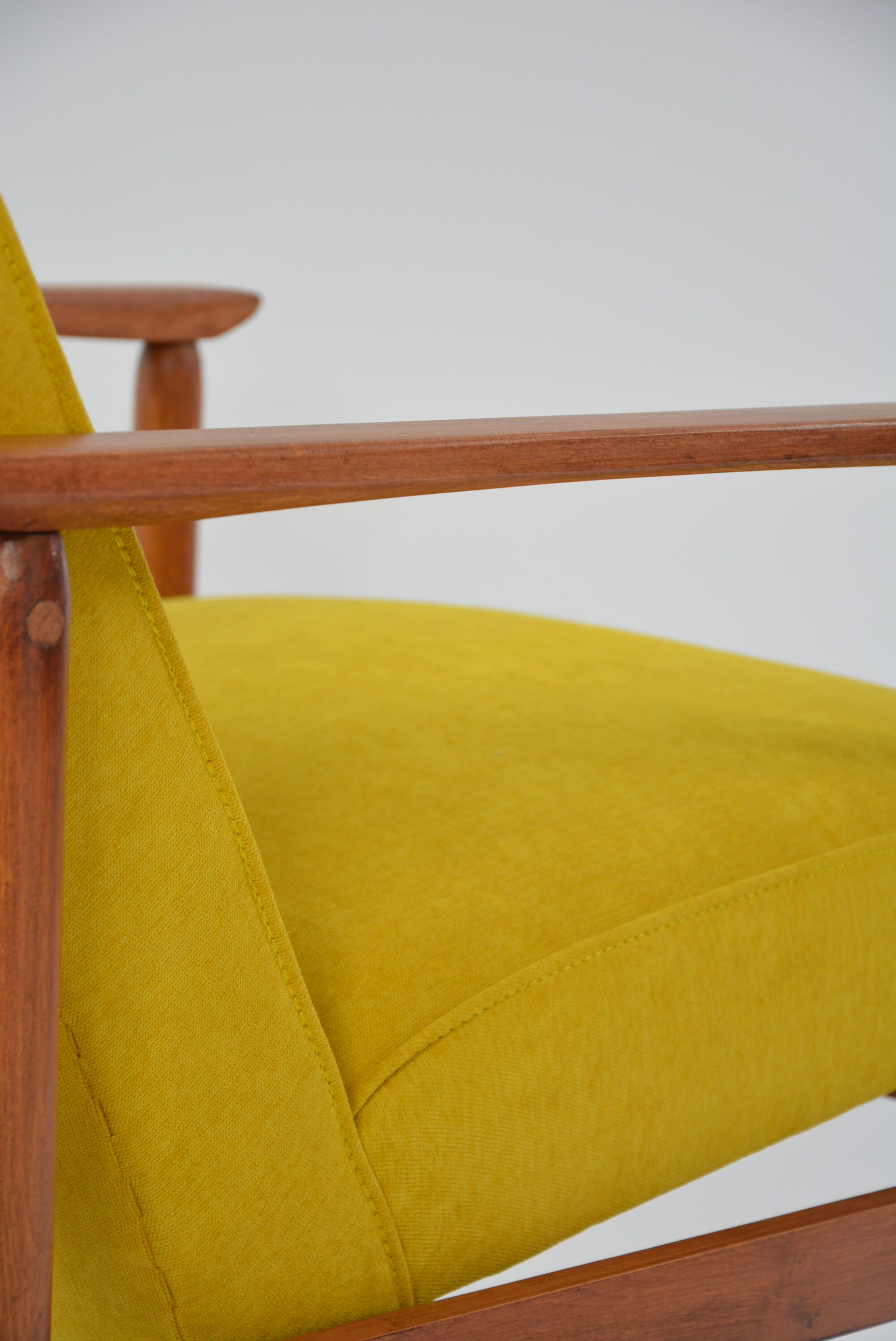 Yellow armchair M