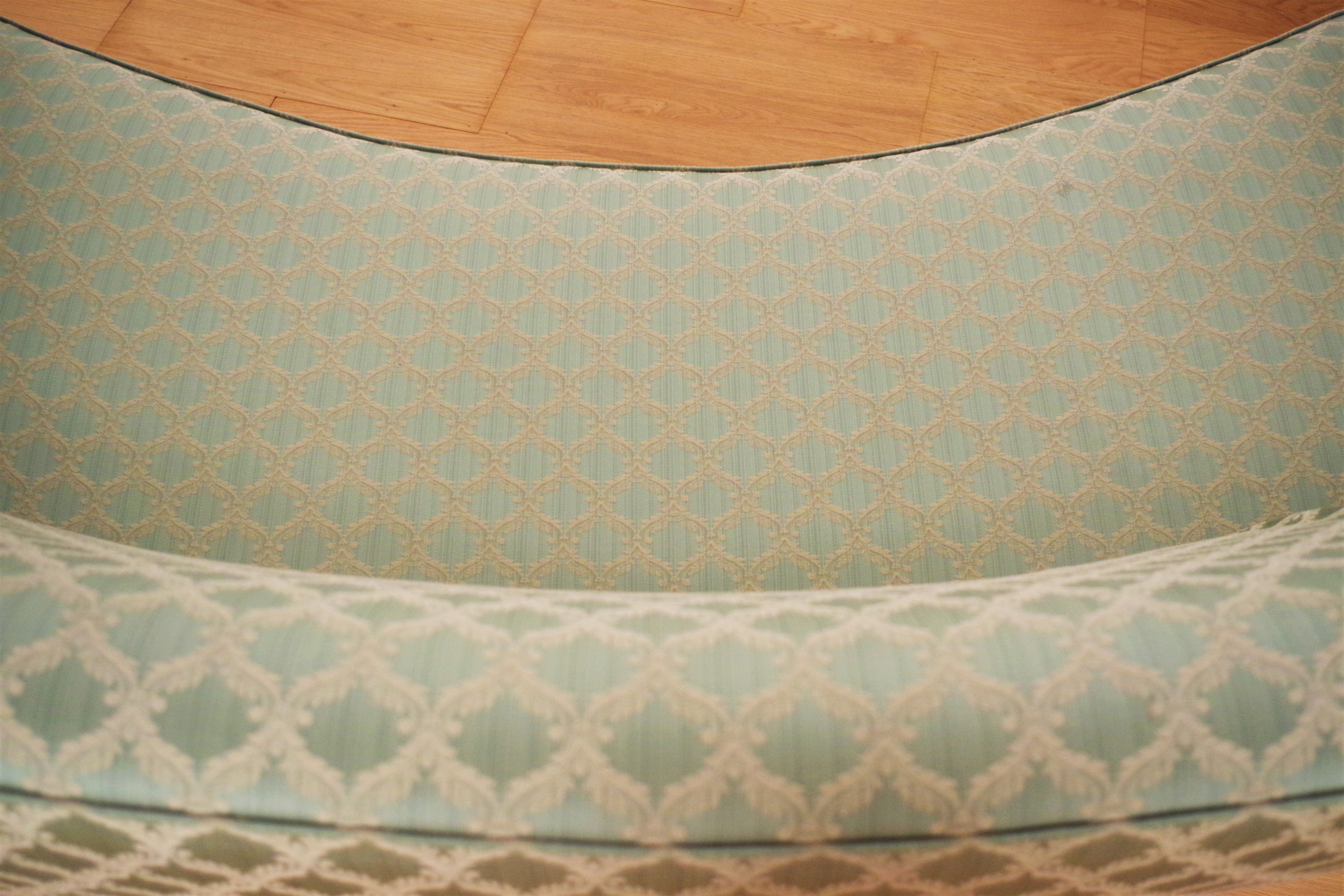 Curved silk sofa by Gigi Radice, 1950