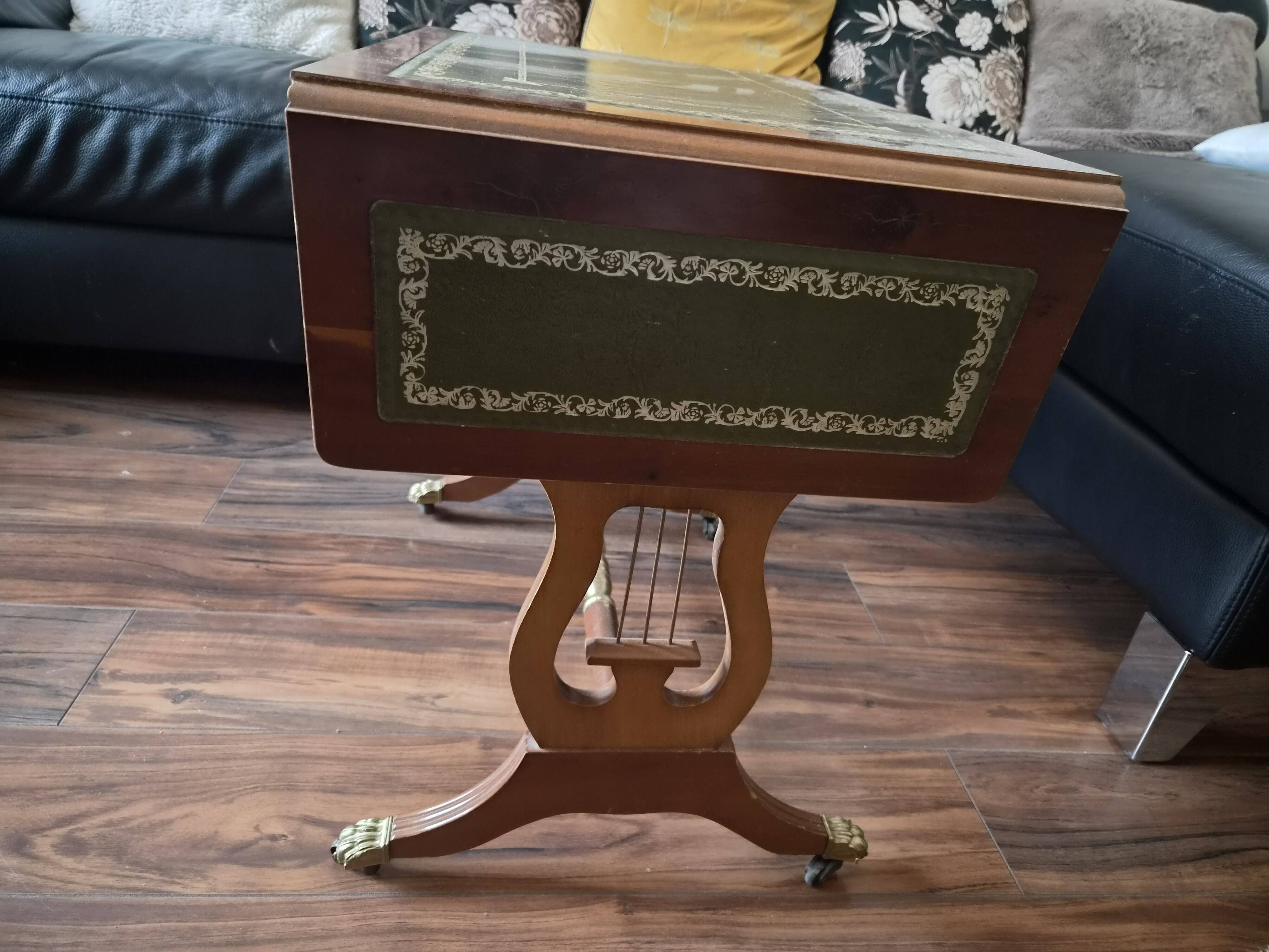 Table d'appoint Regency en acajou et cuir vert - Bevan Funnell