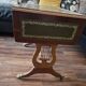 Table d'appoint Regency en acajou et cuir vert - Bevan Funnell