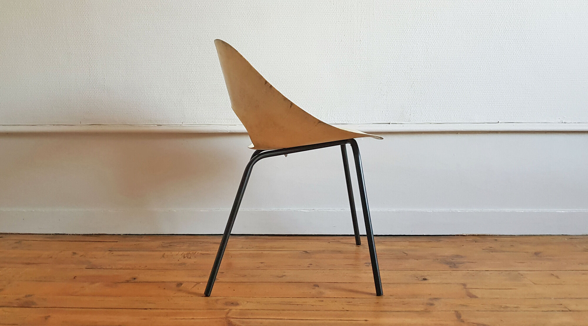 Chaises tulipe de Pierre Guariche par Steiner fibre de verre