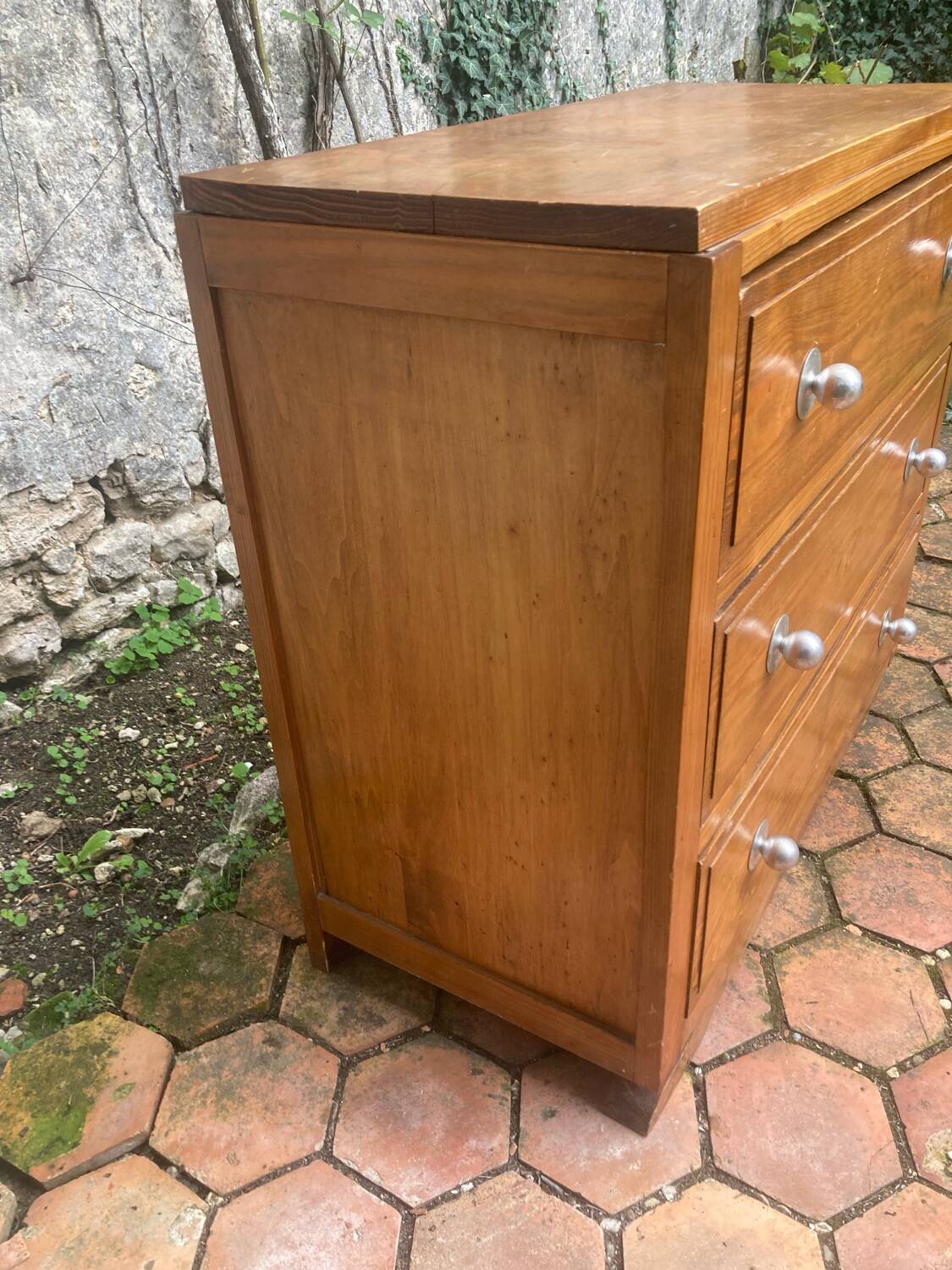 Vintage pine chest of drawers