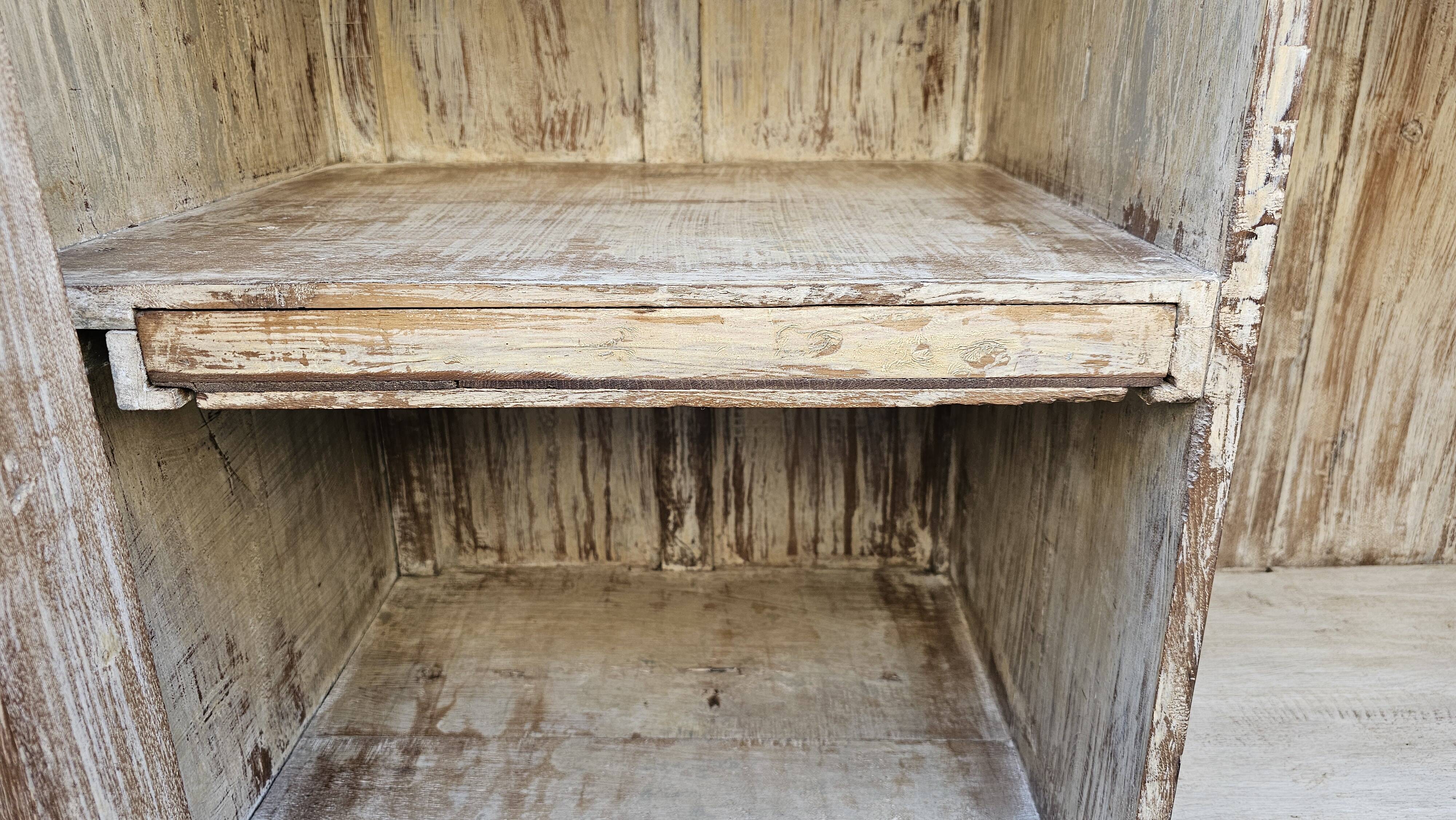 Ancienne armoire Art déco en teck birman
