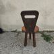 Chaise tripode brutaliste