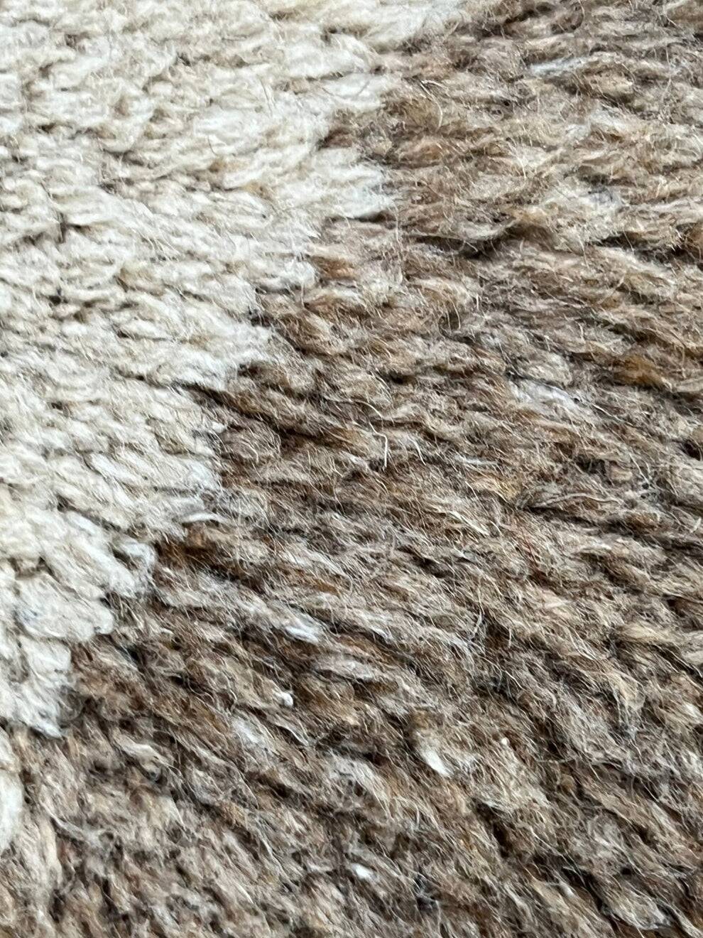 Traditional handmade azilal rug size 150 x 250 cm