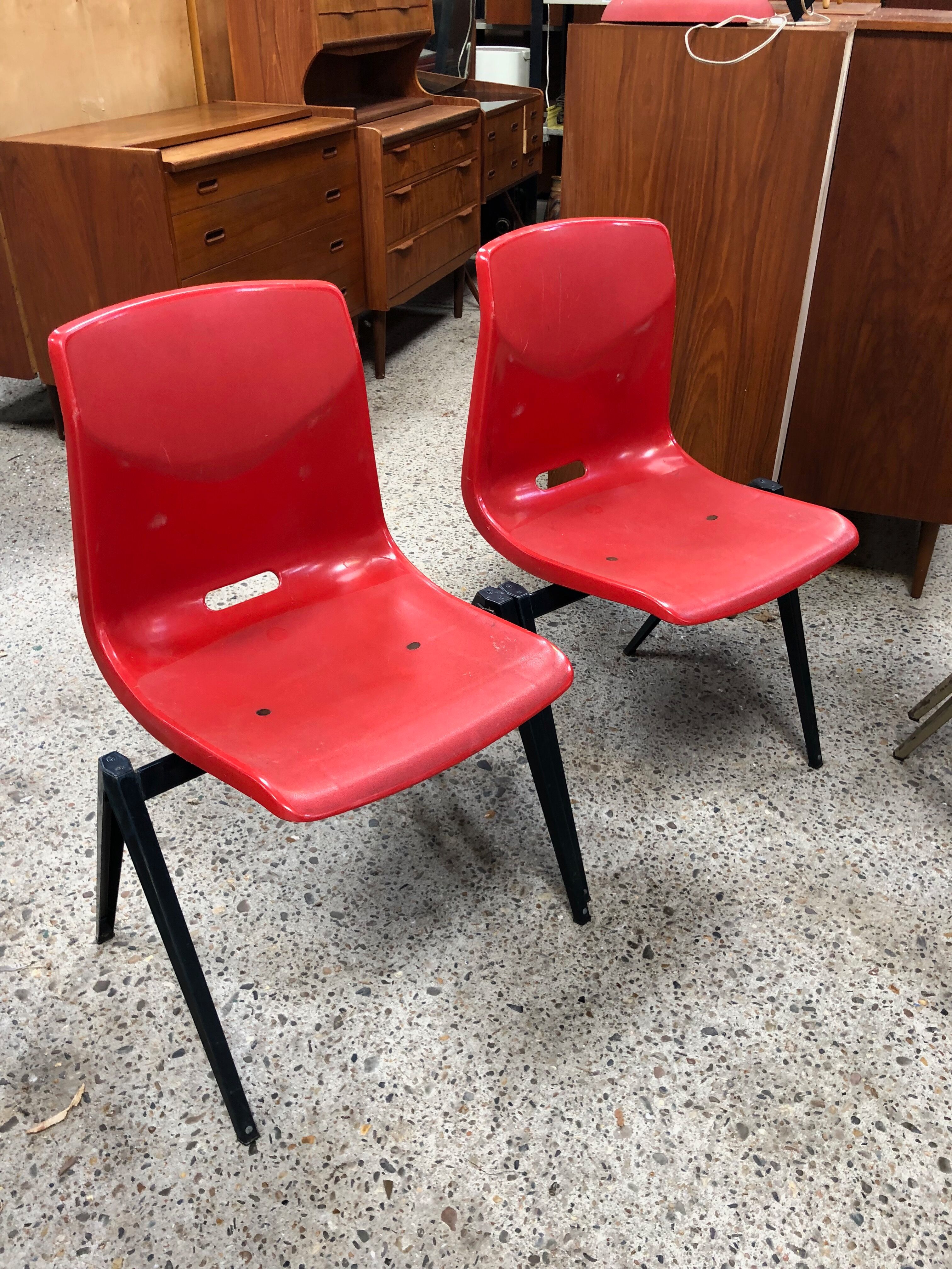 Chaise galvanitas vintage avec pieds compas