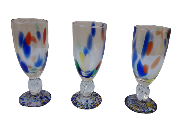 3 verres à pied