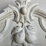 Ancien fronton, bois sculpté