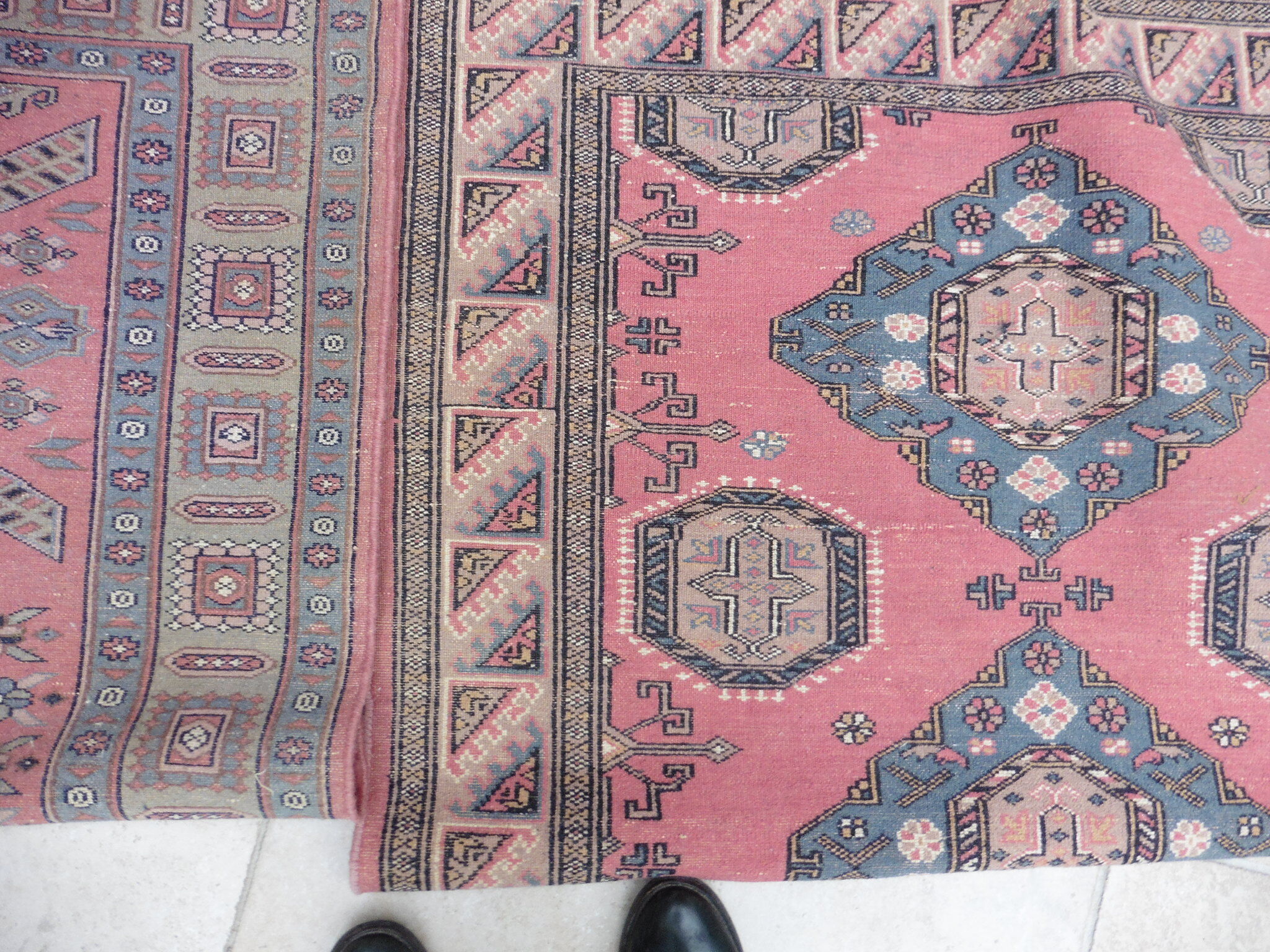 Pakistan handmade wool rug 150 x 95 cm