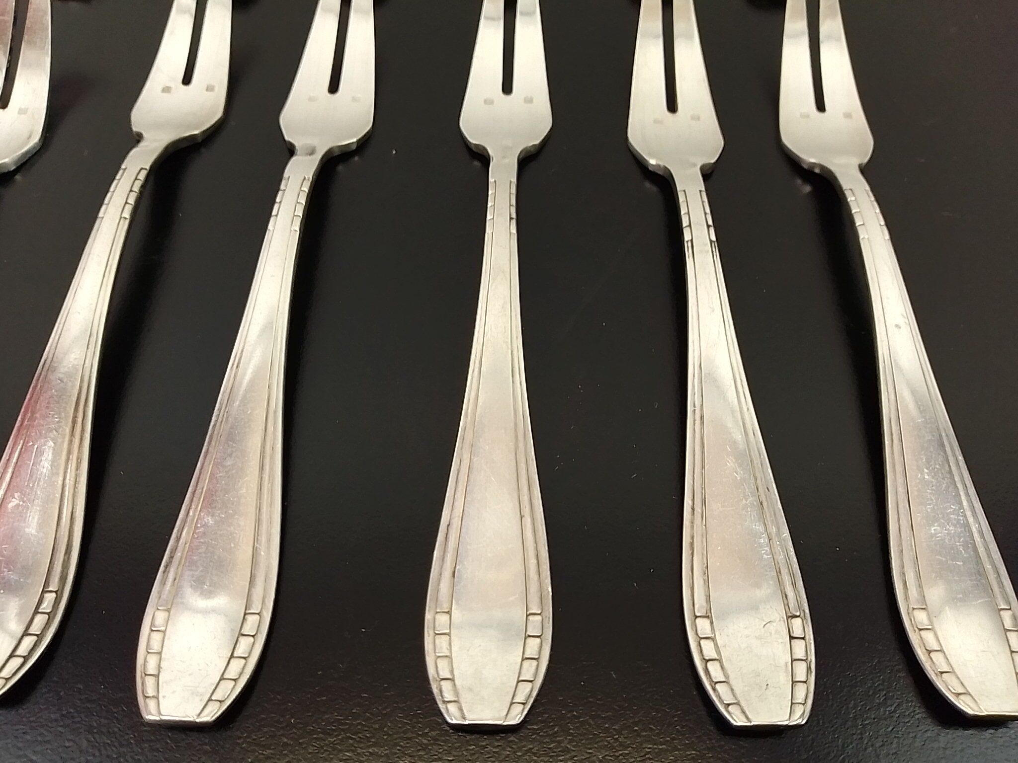 12 fourchettes à escargot en métal argenté orbrille