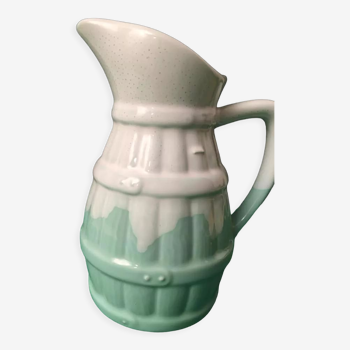White ceramic pitcher and pastel green with a capacity of 75 cl
