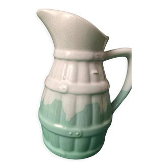 White ceramic pitcher and pastel green with a capacity of 75 cl