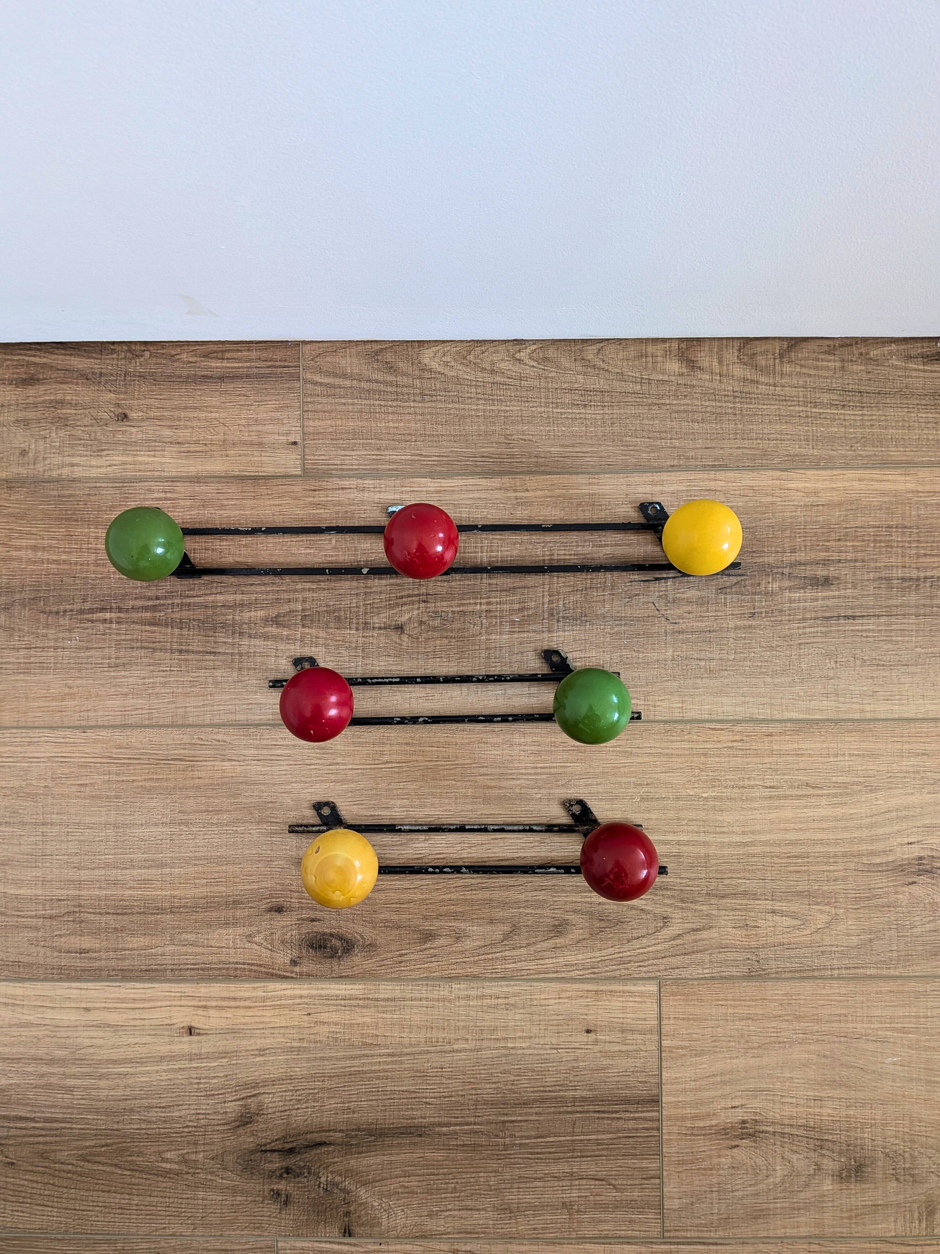 Porte manteau mural boules bois métal noir années 60
