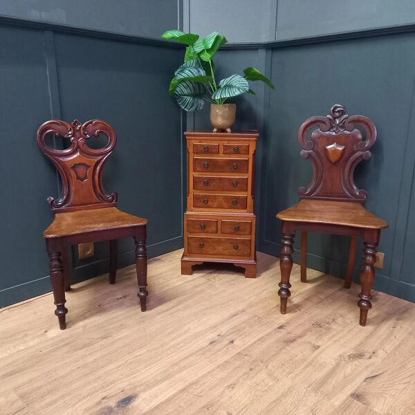 Commode Reprodux tallboy sur commode - commode