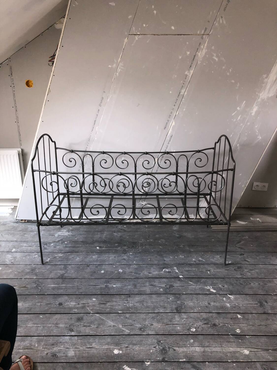 Children's iron bed