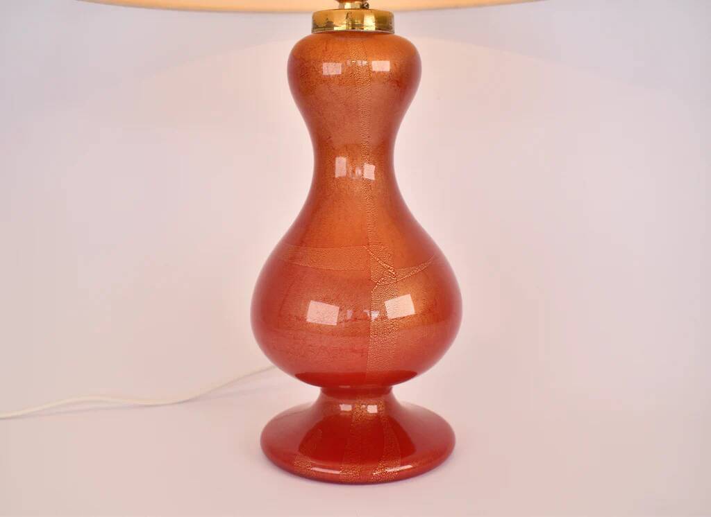 Lampe de table en verre Murano rouge et or, milieu du siècle