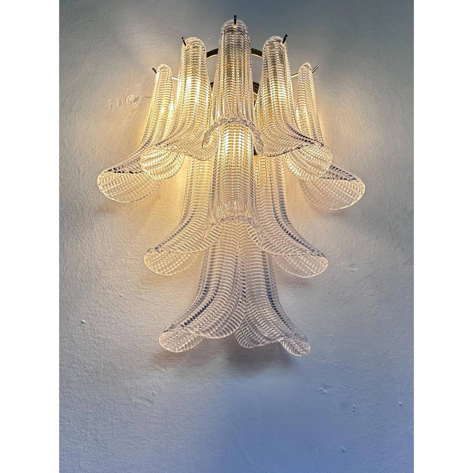 Contemporary Diamanted Transparent “Selle-Petali ” Murano Glass Wall Sconce