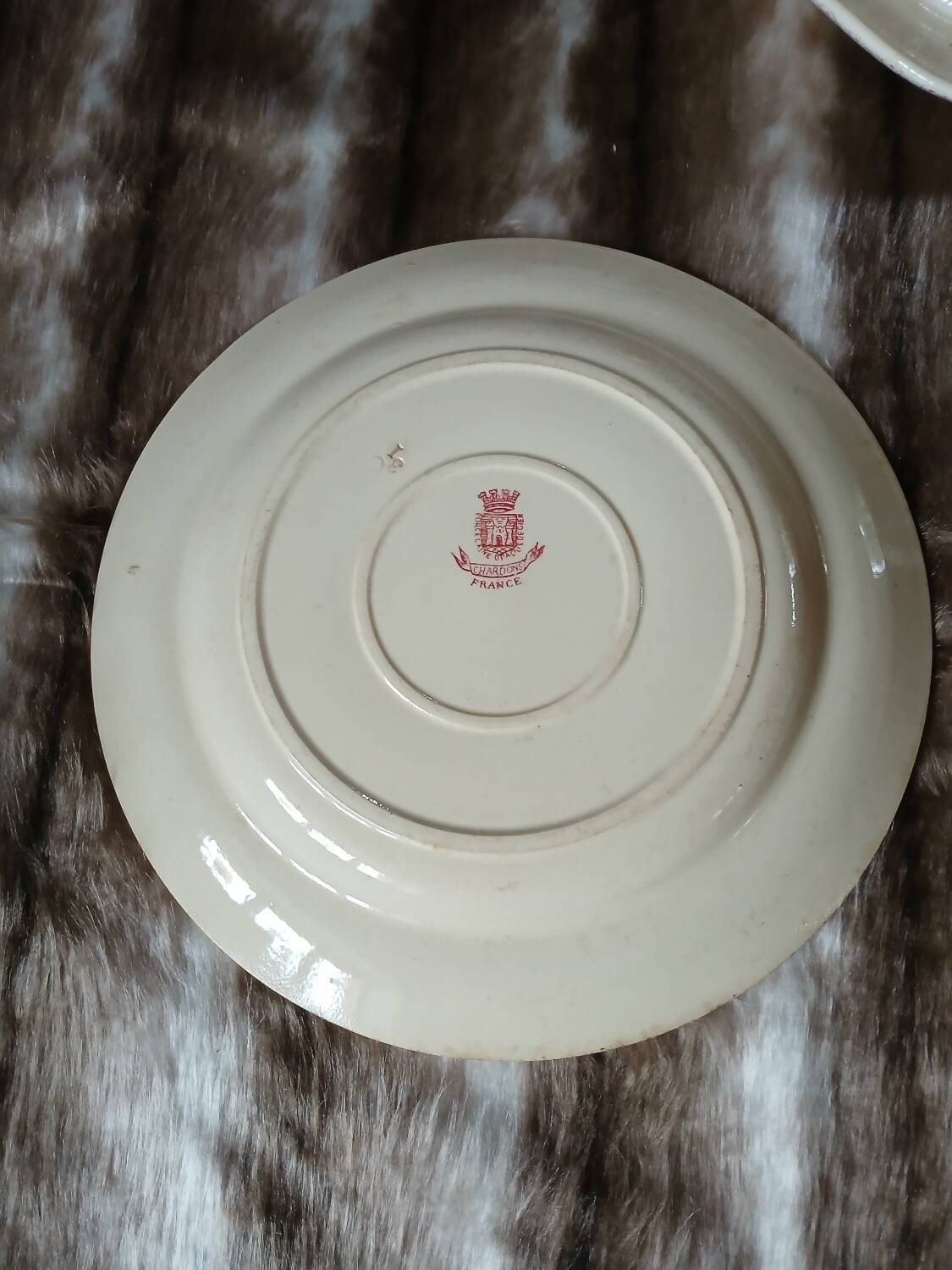 Plats + saucière en Terre de fer Gien