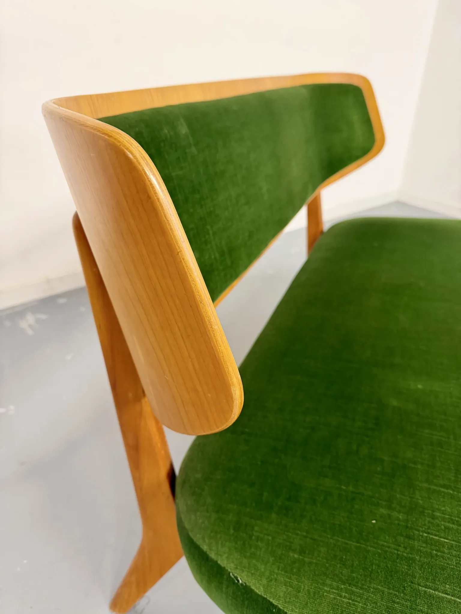 Sofa and armchair designed by Herta-Maria Witzemann, moulded wood, 1960s.