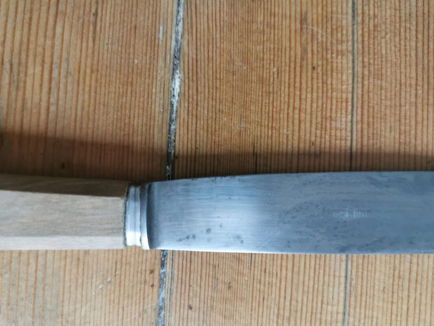 Set of 12 Bakelite knives