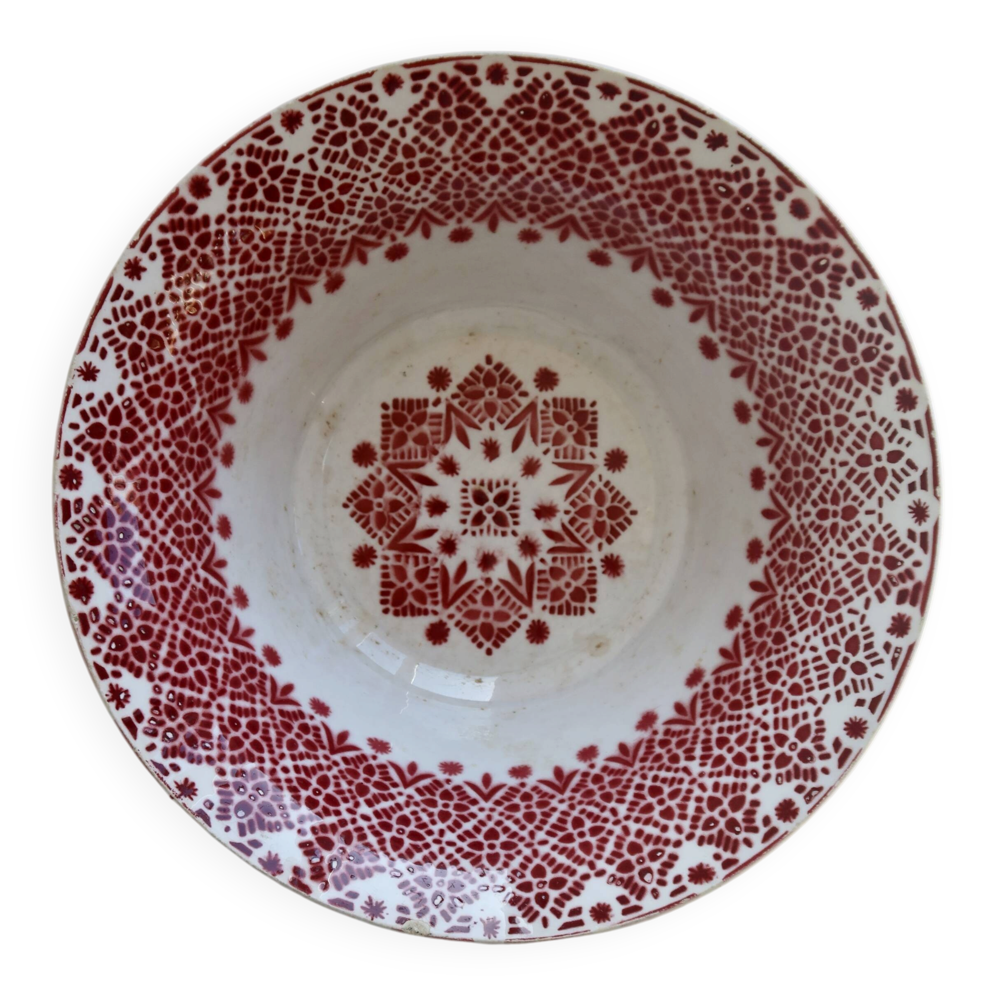 Antique Saint-Amand faience salad bowl model 2078 – Burgundy geometric pattern