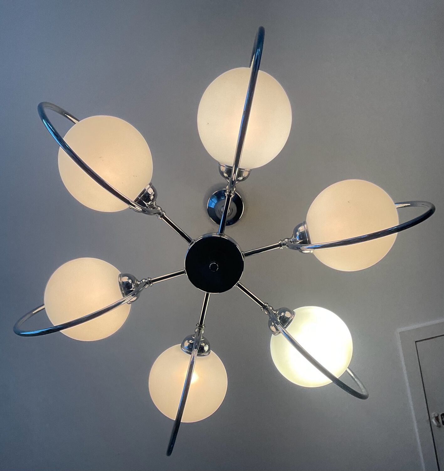 Art Deco chandelier with 6 lights in opaline glass and chrome metal.
