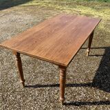 Farm table