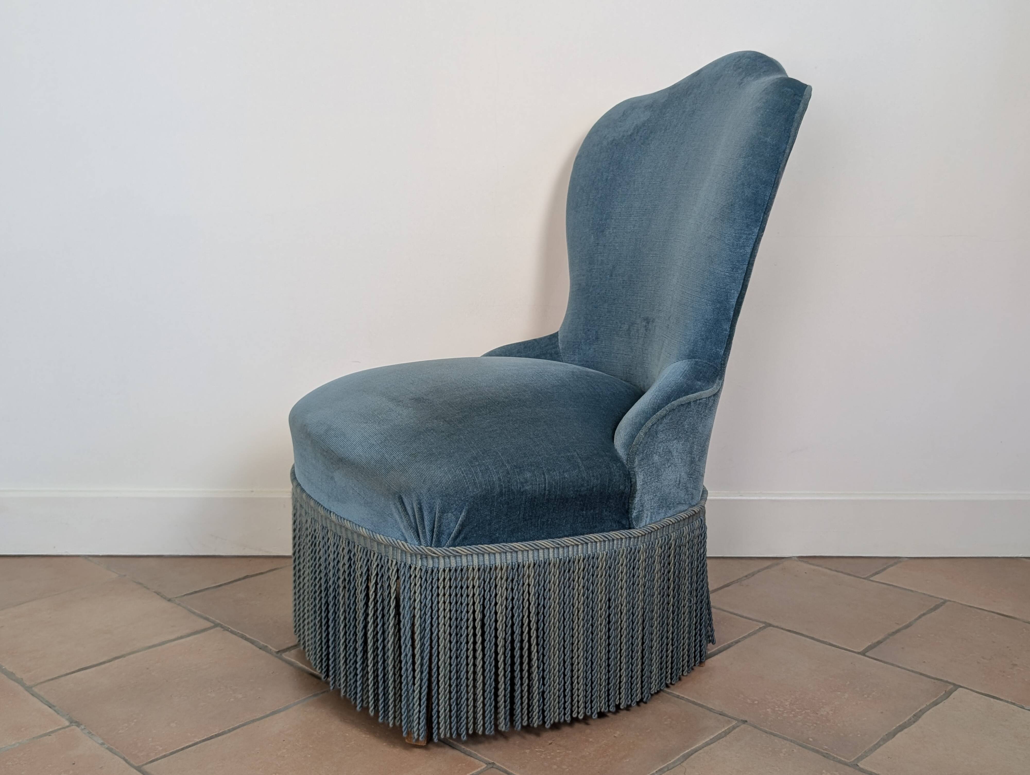Frog chairs and pouffe