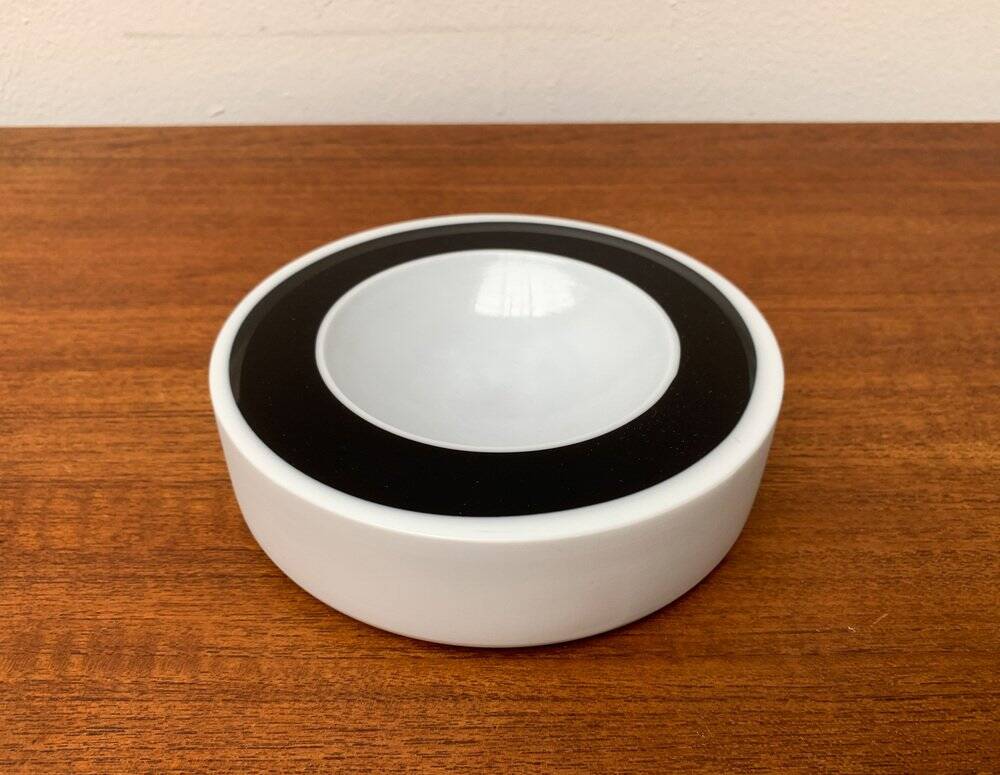 Postmodern glass bowl from mid-century Italy by Alessandro Pianon for Vistosi, 1960s.