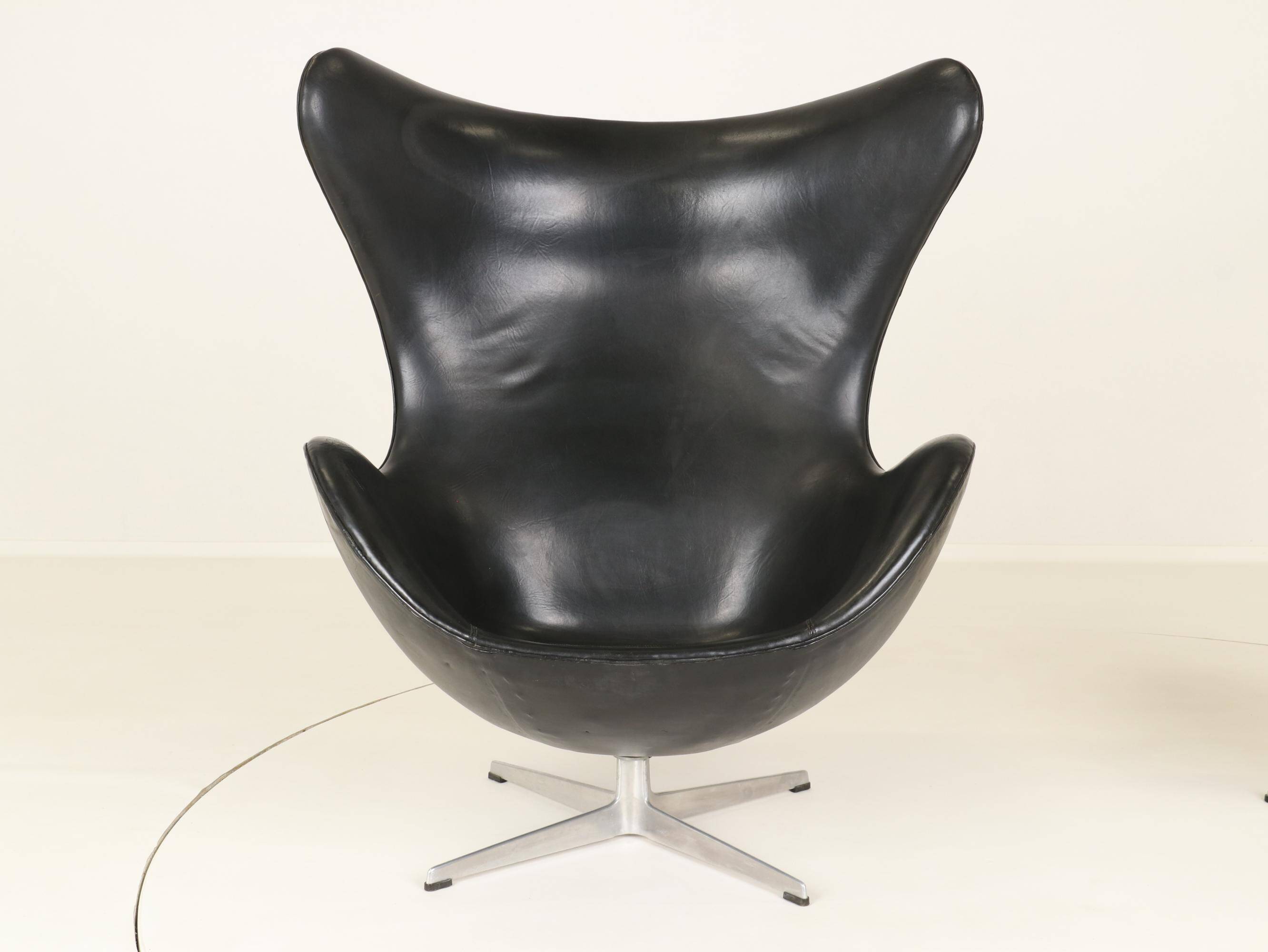 Early Egg Chair and Ottoman by Arne Jacobsen, Denmark, 1960s