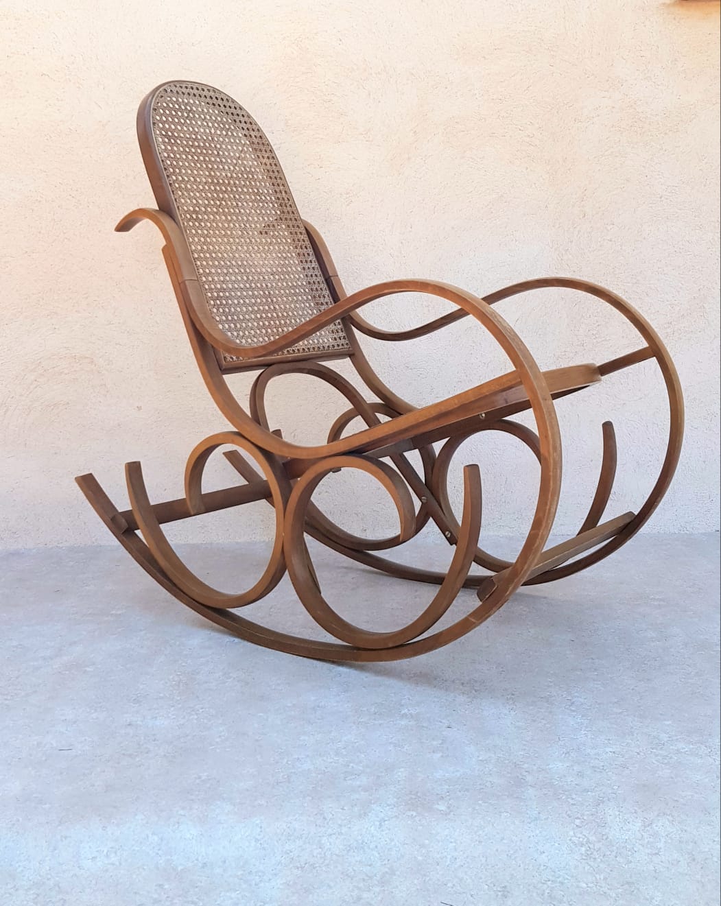 Vintage rocking-chair