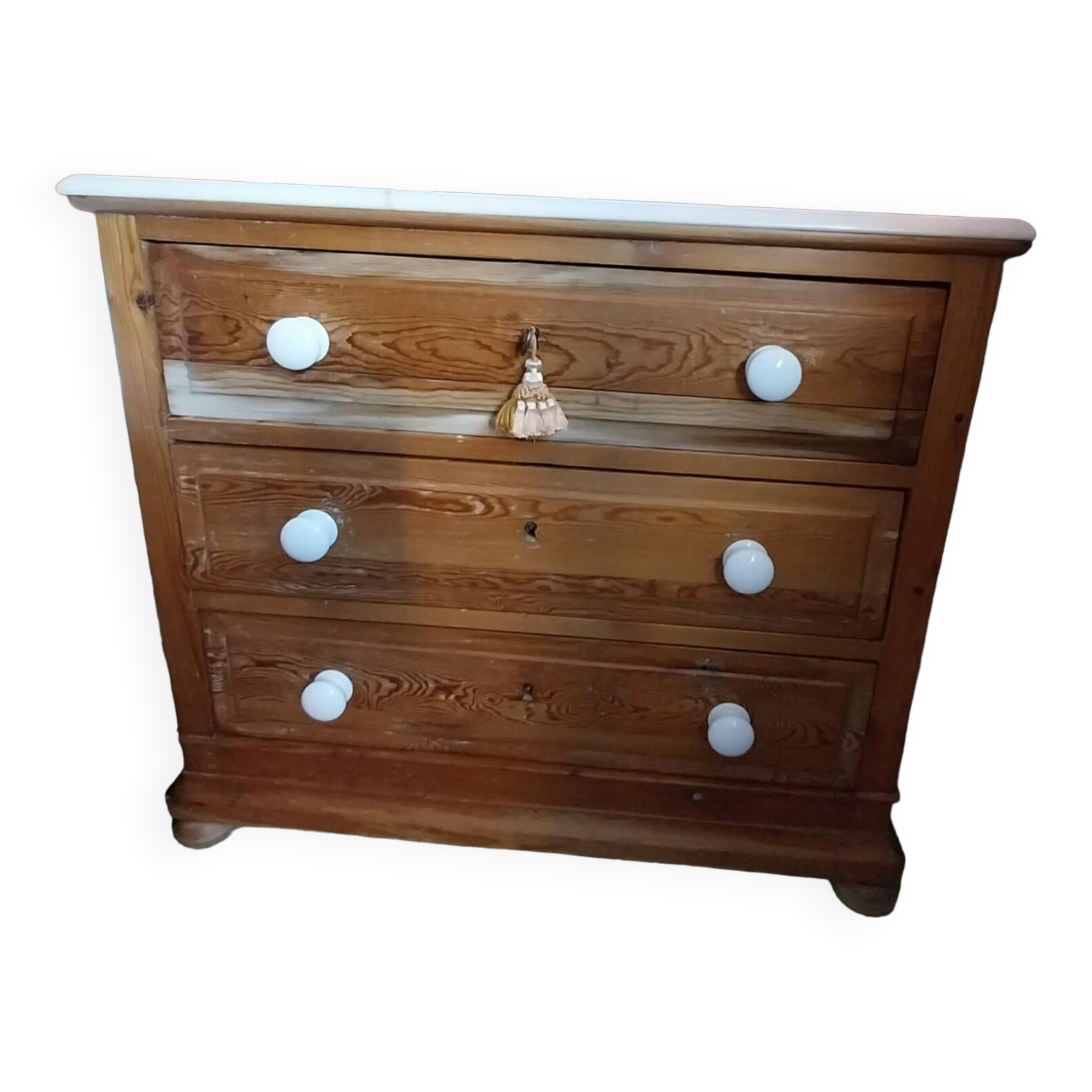 Antique chest of drawers