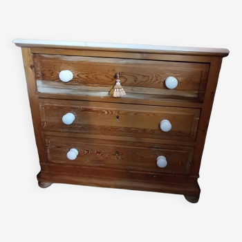 Old chest of drawers