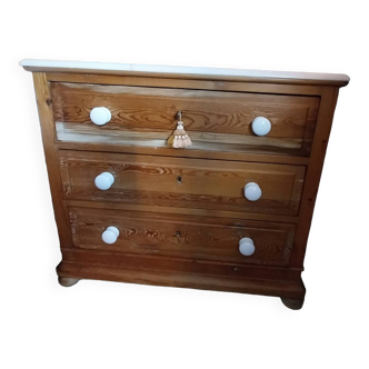 Old chest of drawers