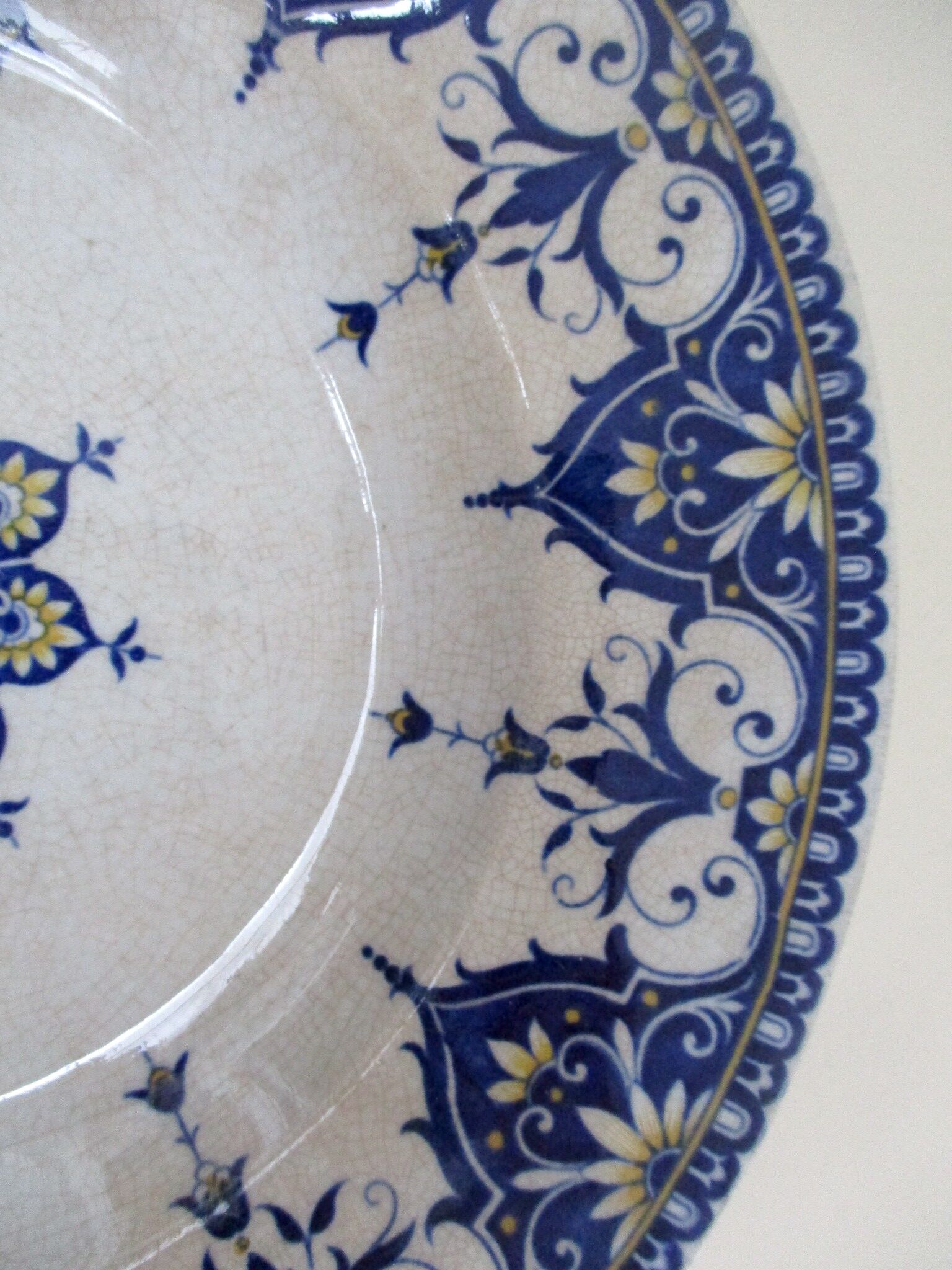 Assiette en faïence de Sarreguemines décor Rouen XIX ème