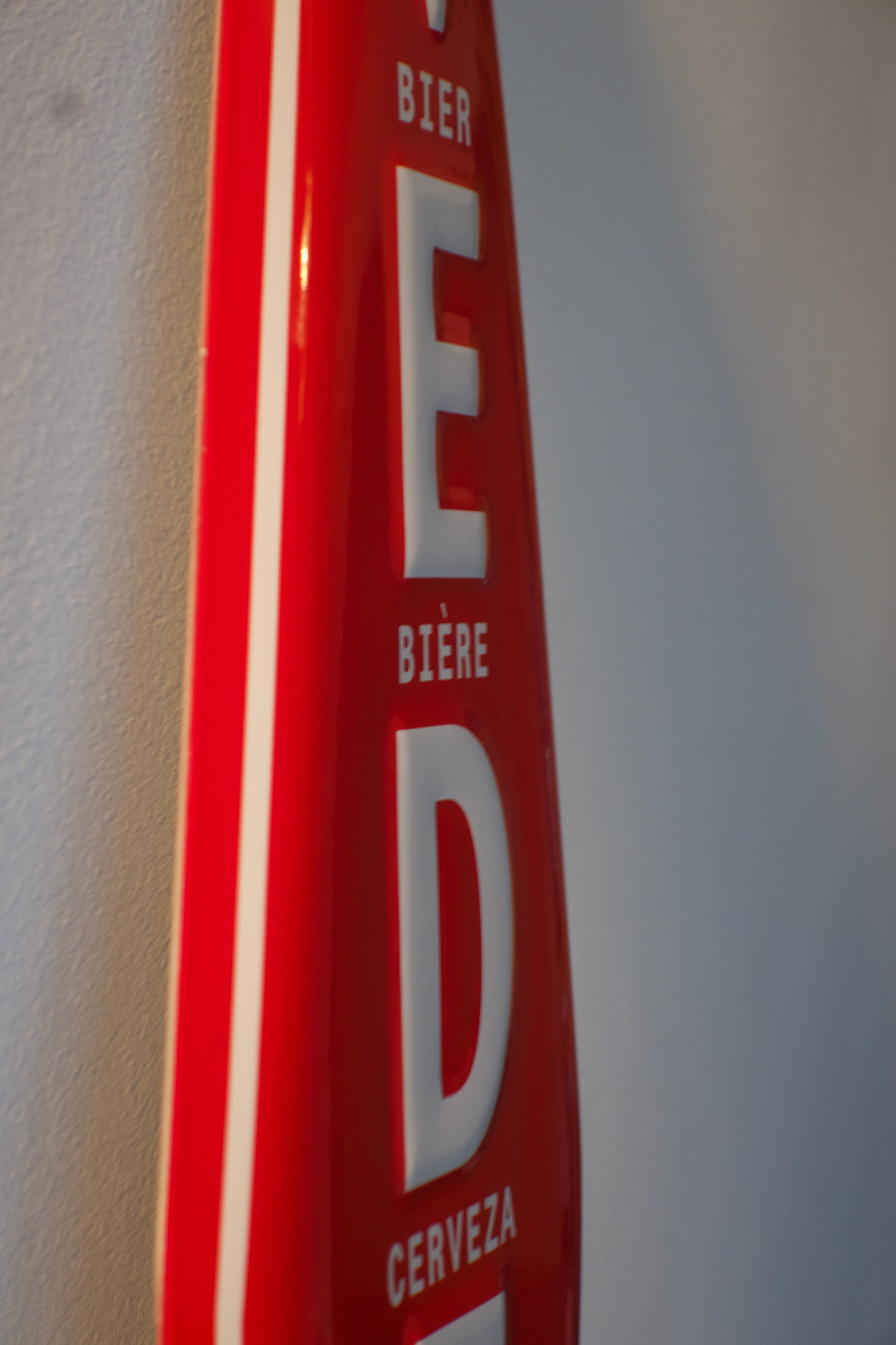 Advertising plate in enamelled sheet metal of the famous Belgian beer Vedett