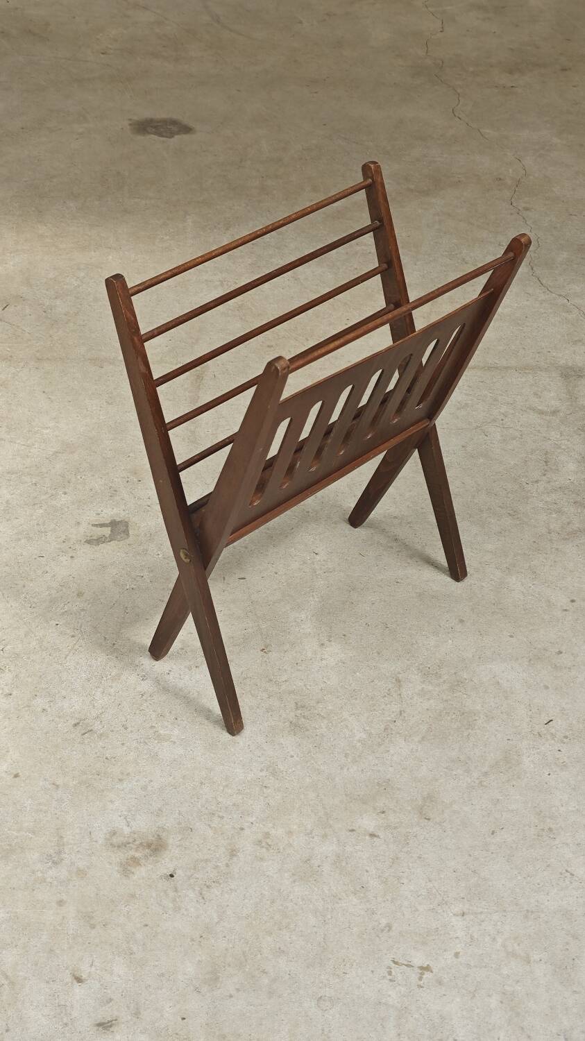 Magazine rack by Cees Braakman for Pastoe 1960 n2