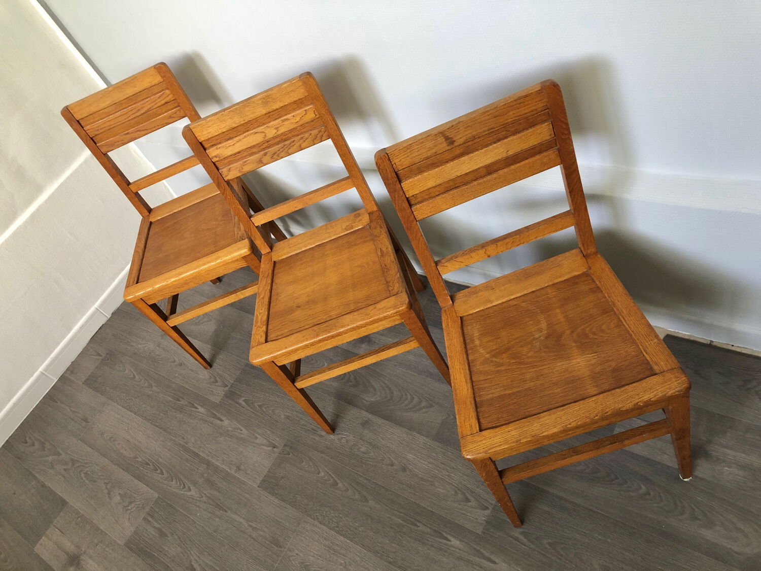 Set of 3 oak chairs from the 50s reconstruction period