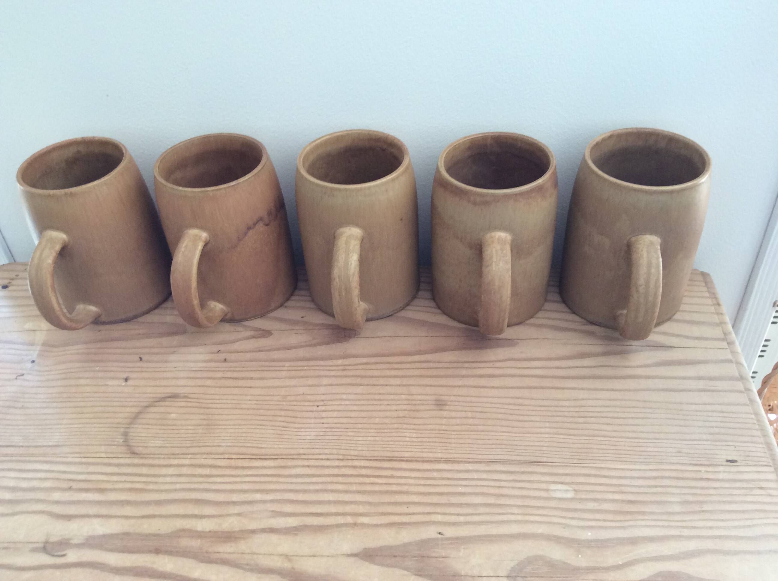 5 stoneware mugs