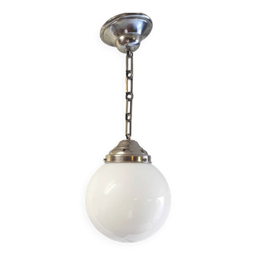 Suspension Bauhaus globe opaline diam. 20 cm - années 30