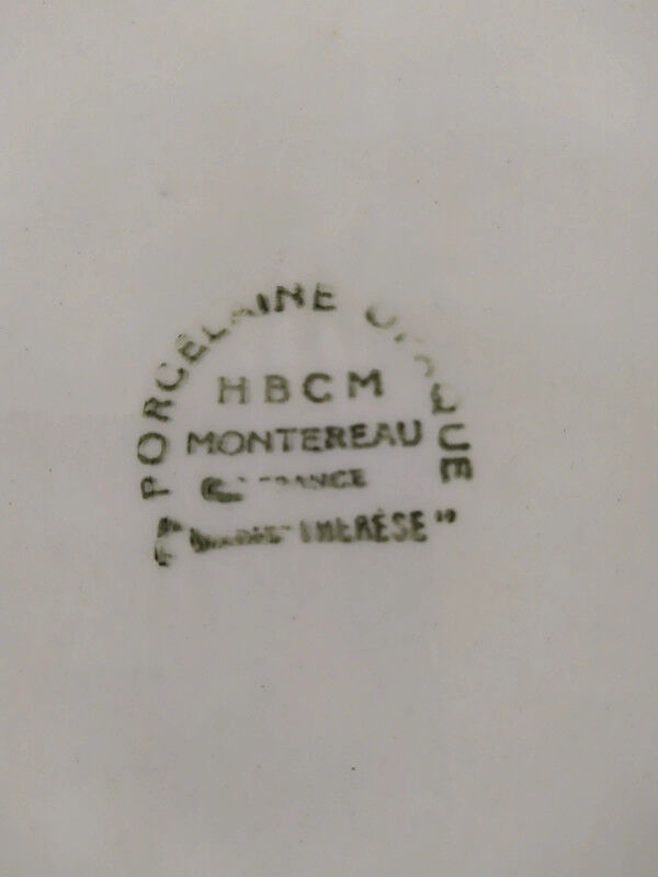 Montereau serving dishes