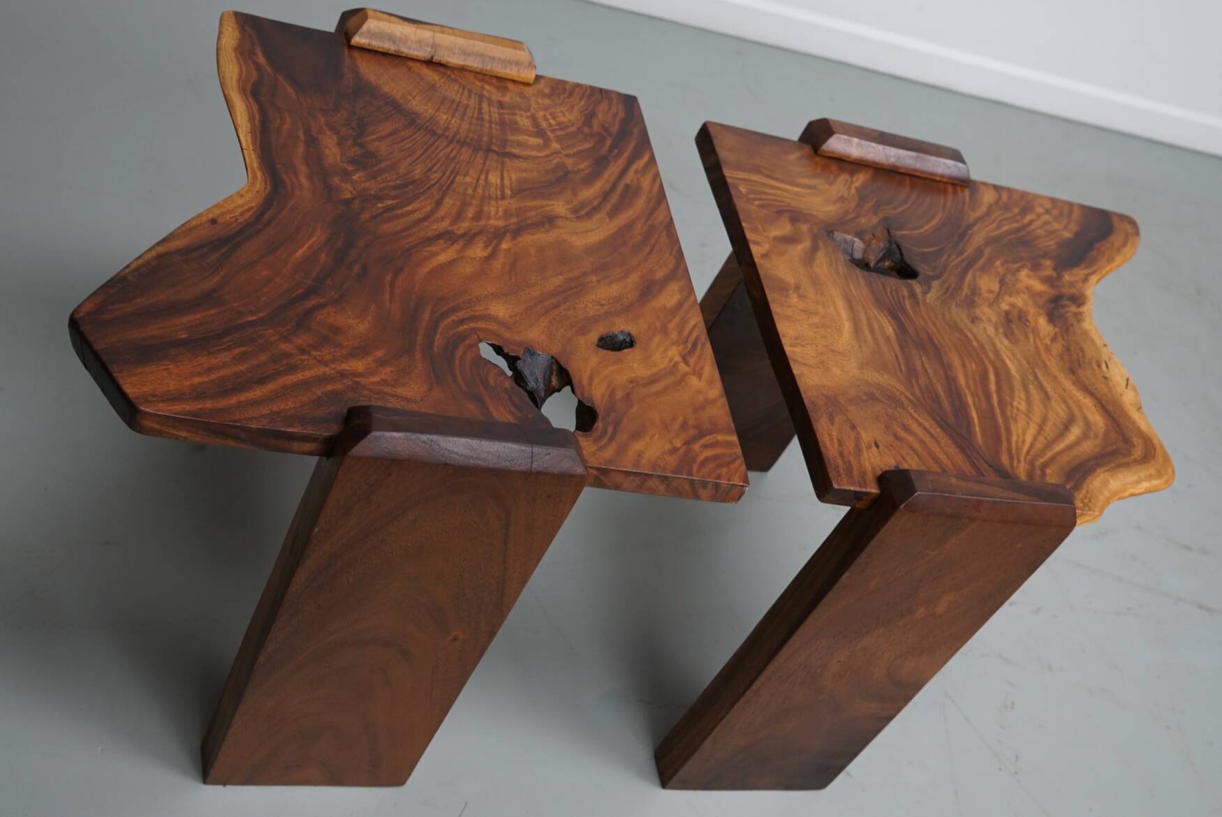 Pair of Vintage Natural Coffee Tables in Walnut, ca 1970/1980