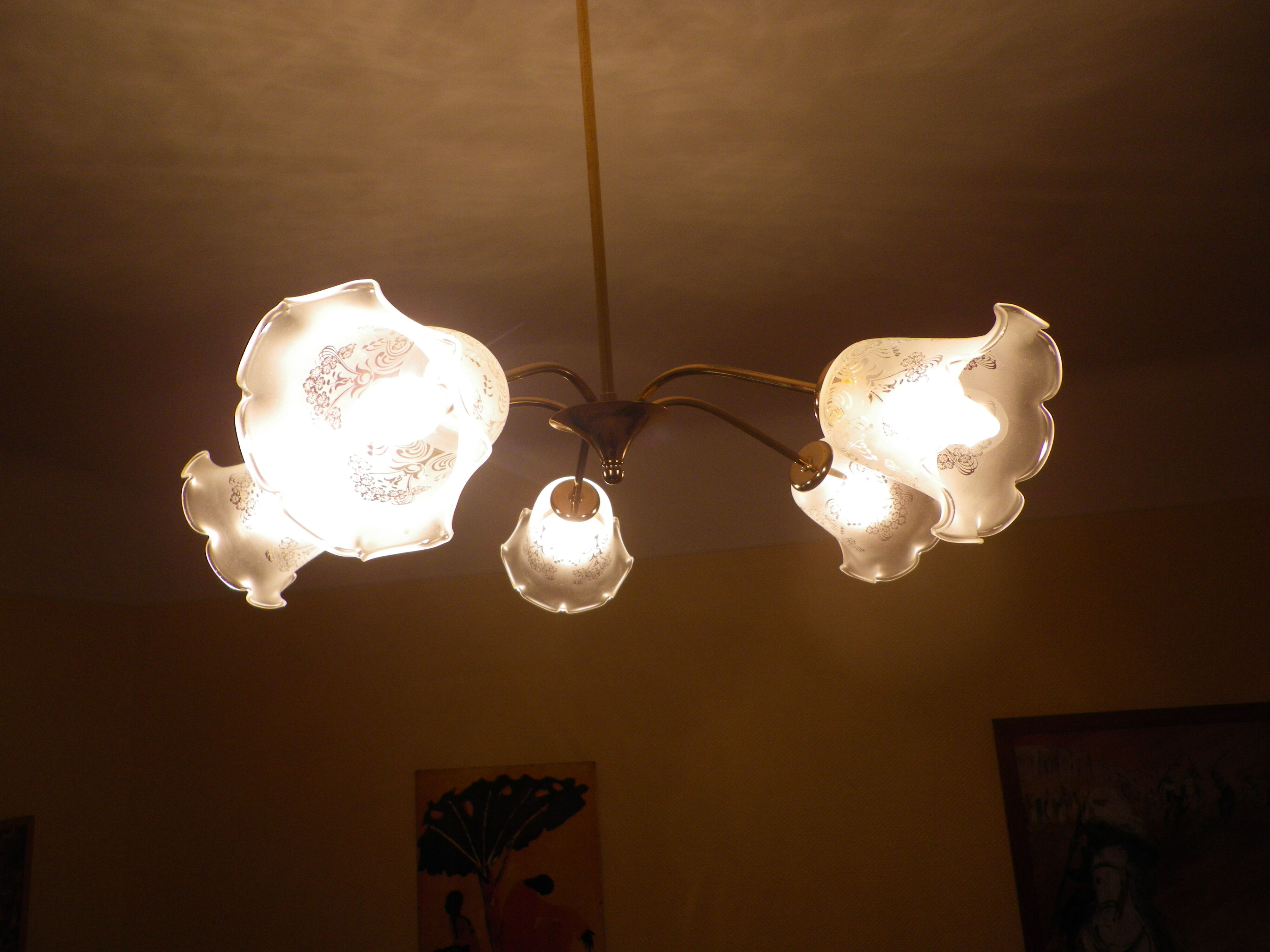 Gilded metal chandelier, 5 branches, opaque glass cupola - 60s/70s