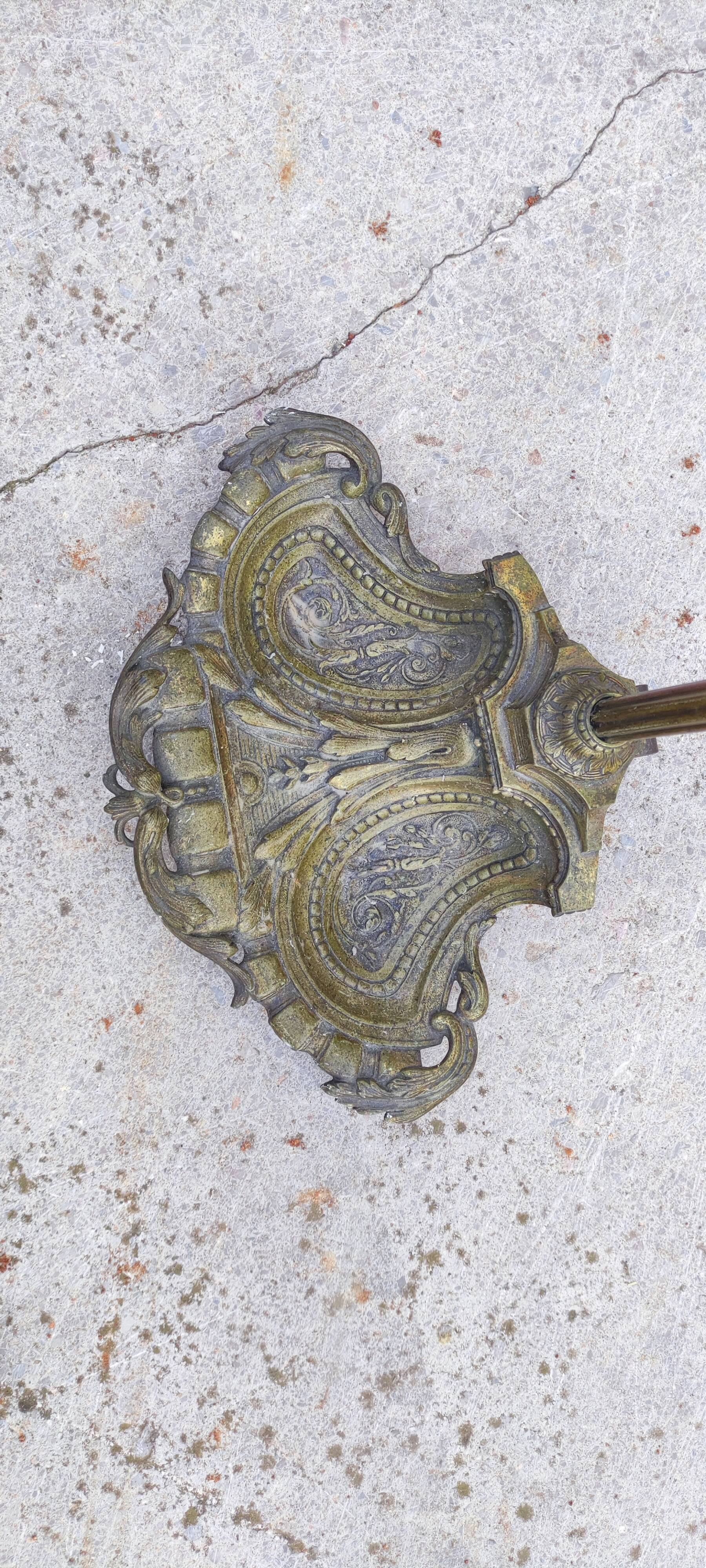 Servant of chemine 19th in bronze, 2 elements